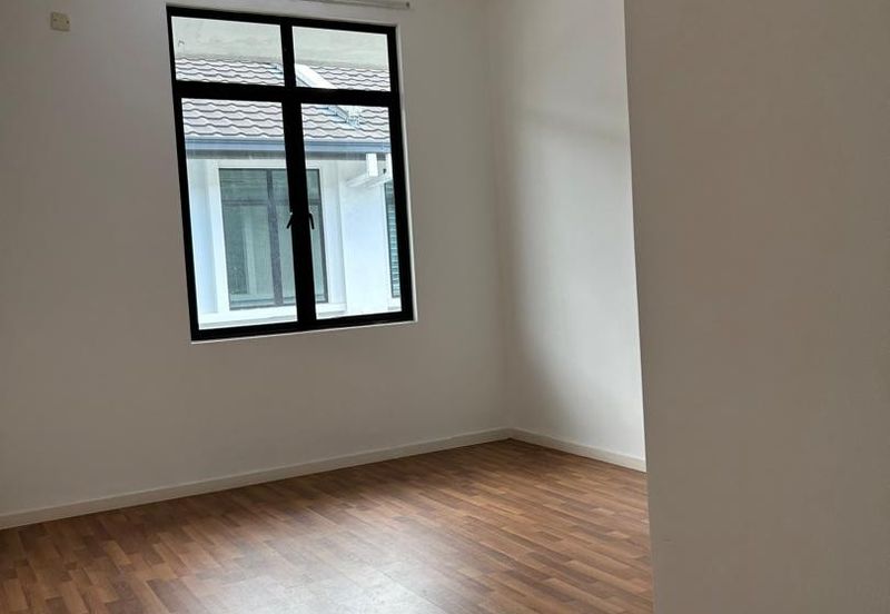 Cradleton @ Eco Majestic