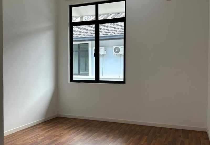 Cradleton @ Eco Majestic