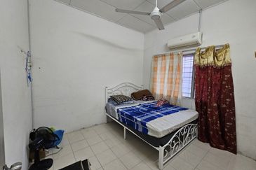 Taman Desa Kenanga 2