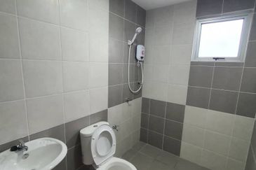 Residensi kesuma 1 Apartment Beranang Selangor For Rent (Partly furnish)