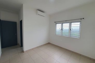 Residensi kesuma 1 Apartment Beranang Selangor For Rent (Partly furnish)