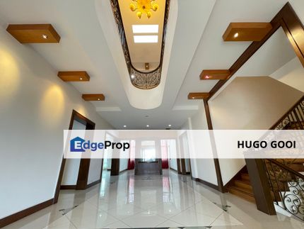 Comes with Huge Private Pool&Garden, 24 Hours Security Clubhouse, Ready Move!, Selangor, Seri Kembangan