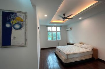 Modern Design Bungalow with Private Pool/Garden, Ample Parking Space, Facing Forest, Prestige and Artistic Design