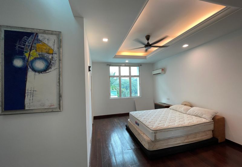 Modern Design Bungalow with Private Pool/Garden, Ample Parking Space, Facing Forest, Prestige and Artistic Design