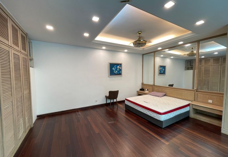 Modern Design Bungalow with Private Pool/Garden, Ample Parking Space, Facing Forest, Prestige and Artistic Design