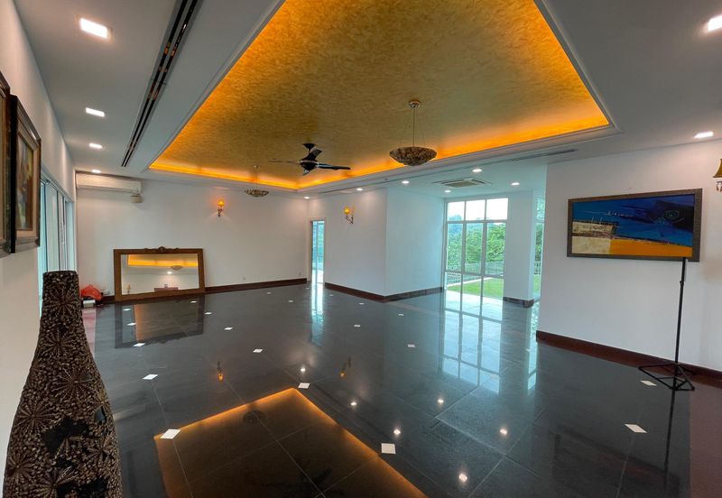 Modern Design Bungalow with Private Pool/Garden, Ample Parking Space, Facing Forest, Prestige and Artistic Design