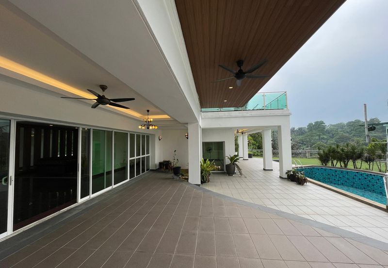 Modern Design Bungalow with Private Pool/Garden, Ample Parking Space, Facing Forest, Prestige and Artistic Design