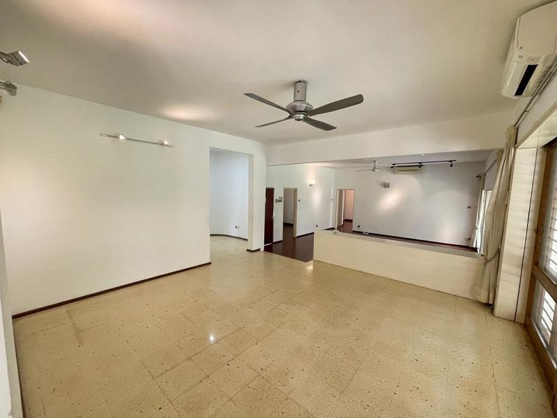 Embassies Bungalow with Private Pool&Garden, Easy Access KLCC, TRX and nearby ISKL&Sayfol, Kuala Lumpur, Ampang Hilir