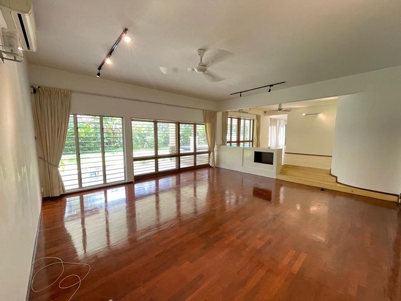 Embassies Bungalow with Private Pool&Garden, Easy Access KLCC, TRX and nearby ISKL&Sayfol, Kuala Lumpur, Ampang Hilir