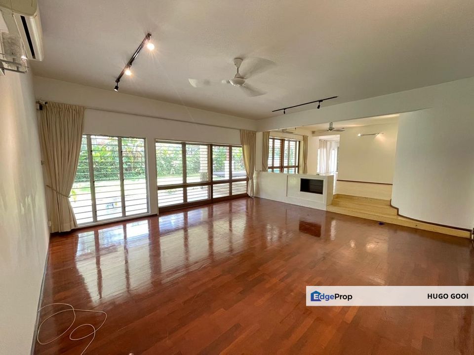 Embassies Bungalow with Private Pool&Garden, Easy Access KLCC, TRX and nearby ISKL&Sayfol, Kuala Lumpur, Ampang Hilir