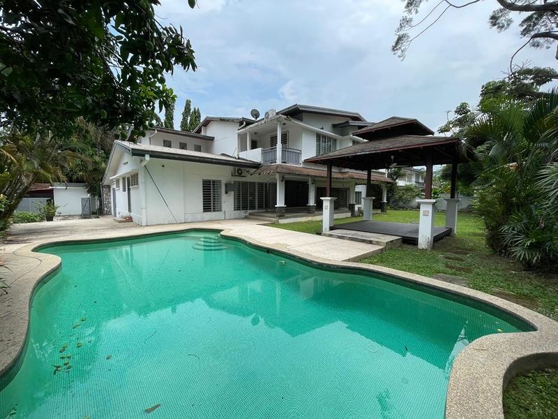Embassies Bungalow with Private Pool&Garden, Easy Access KLCC, TRX and nearby ISKL&Sayfol, Kuala Lumpur, Ampang Hilir
