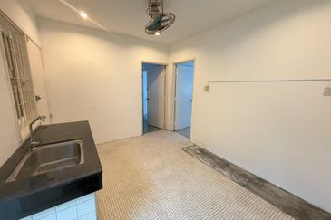 Jalan Lingkungan U Thant 