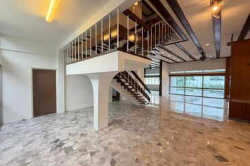 Jalan Lingkungan U Thant 