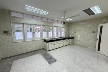 Jalan Lingkungan U Thant 