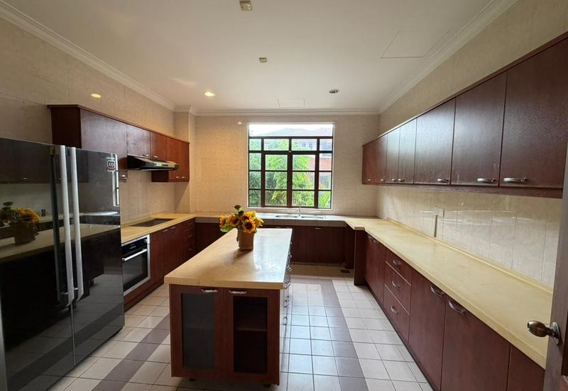 IOI Beverly Row @ IOI Resort City