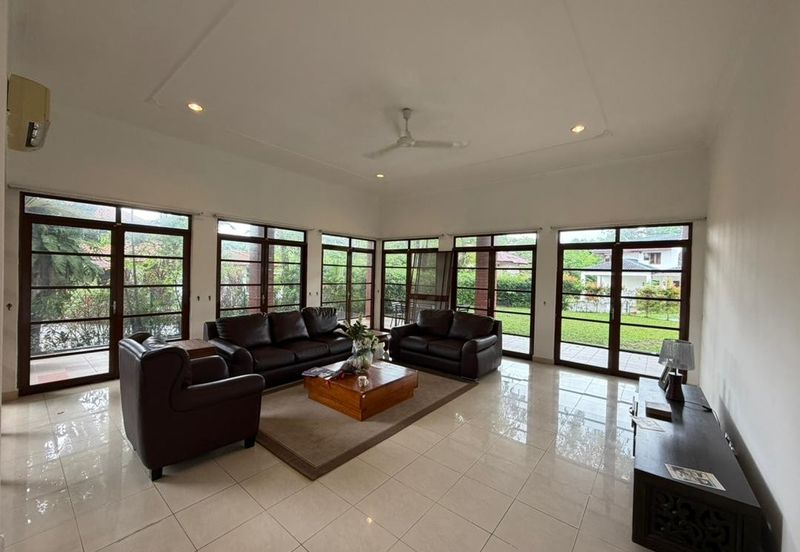 IOI Beverly Row @ IOI Resort City