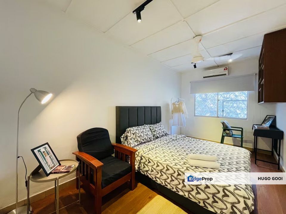 Tastefully ID Design with Quality Furnitures, Come with Private Garden, Ample Parking Space, Kuala Lumpur, Seputeh