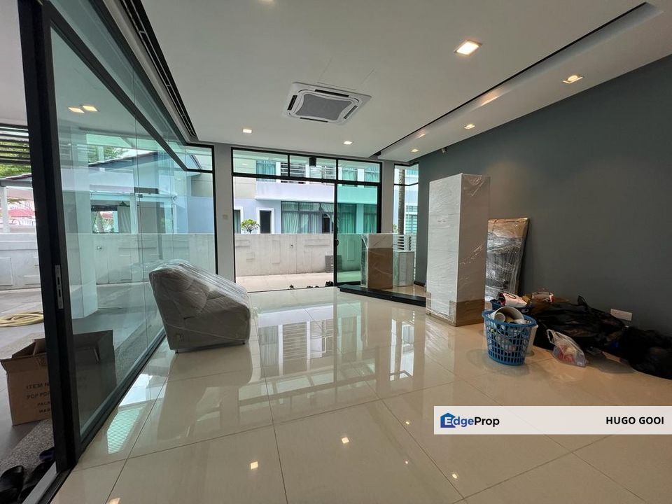 Spacious Bungalow with Private Pool&Pond, Fully Renovated, 24 Hrs Security, Kuala Lumpur, Mont Kiara