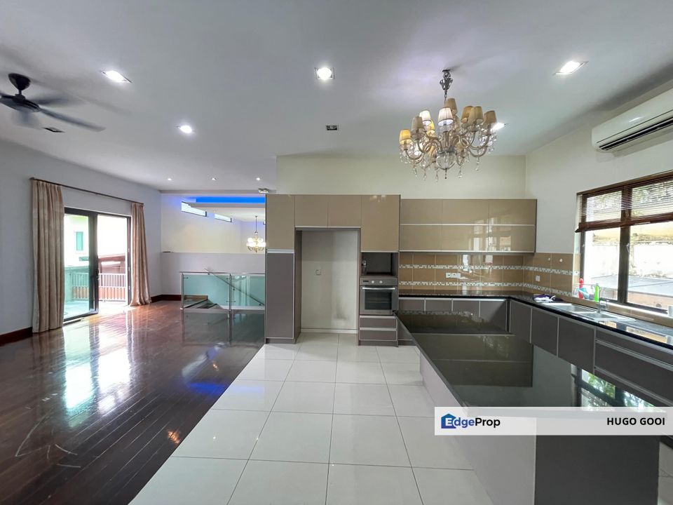 Spacious Ample Parking with Private Garden, Fully Renovated, Ready to move in!, Selangor, Ampang