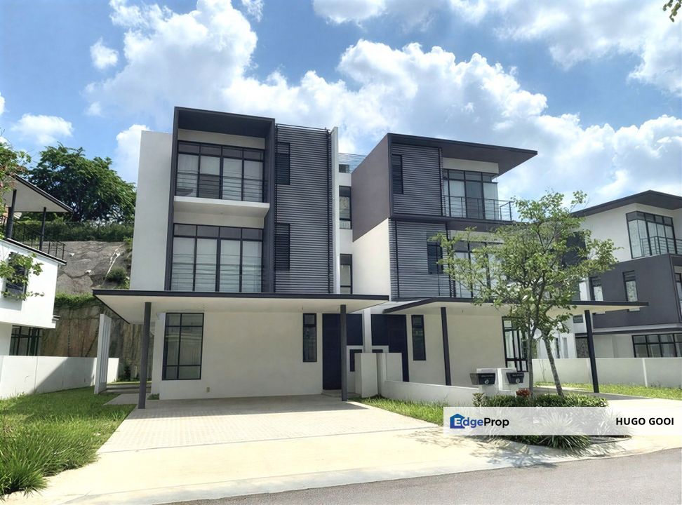 Greenery and Quiet Environment, Come with Private Garden, Ample Parking, Relaxing Clubhouse Area, Selangor, Seri Kembangan