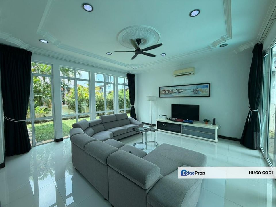 Tastefully Design with Quality Furnitures, Come with Private Pool and Garden, Ample Parking Space, Selangor, Seri Kembangan