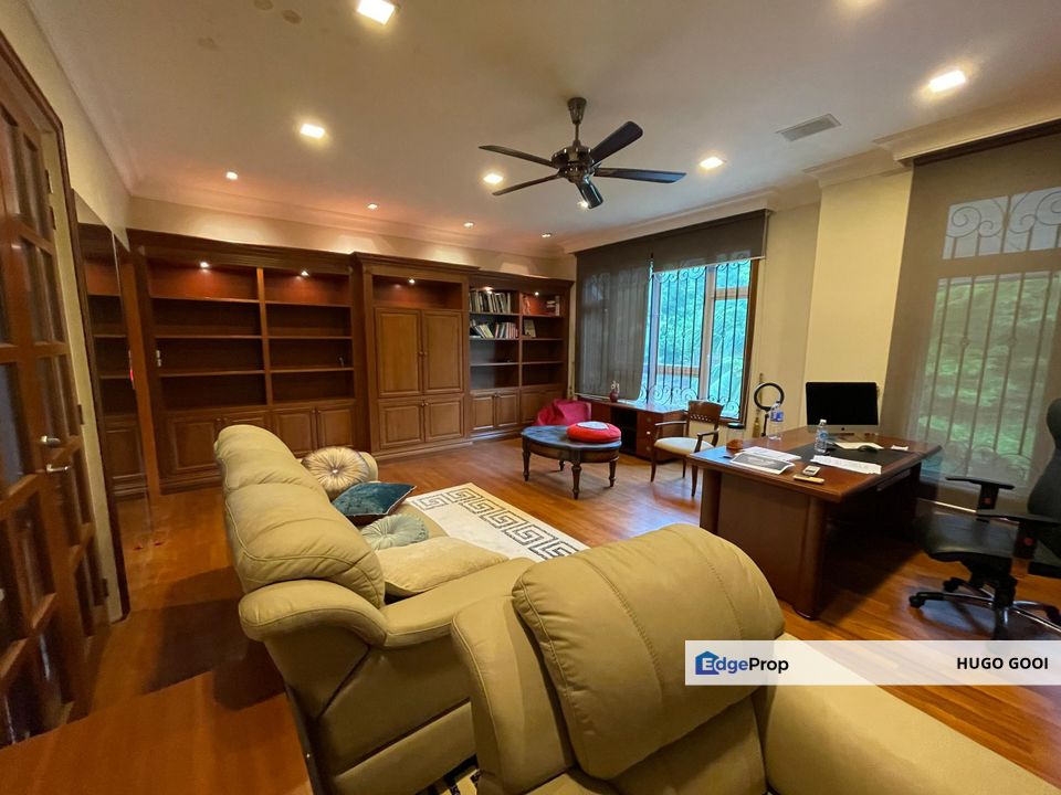 Spacious Double Volume Ceiling&Renovated, Private Extra Land, Comes with Garage and Basketball Court, Selangor, Ampang
