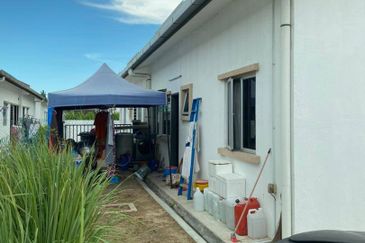 [Freehold & Non Bumi Lot] 1 1/2 Storey Semi D, Taman Seri Serdang 3, Kg Tok Muda, Kapar