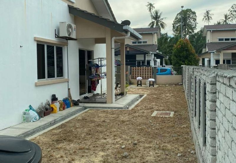 [Freehold & Non Bumi Lot] 1 1/2 Storey Semi D, Taman Seri Serdang 3, Kg Tok Muda, Kapar