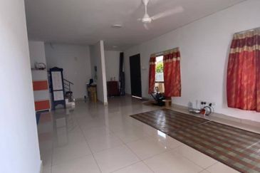 [Freehold & Non Bumi Lot] 1 1/2 Storey Semi D, Taman Seri Serdang 3, Kg Tok Muda, Kapar