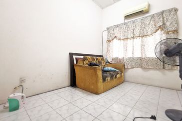[Freehold] Double Storey Terrace, Taman Permai 2, Jalan Meru, Klang