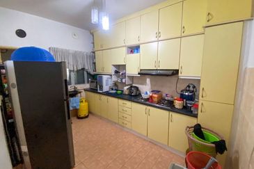 [Freehold & Renovated] Double Storey Terrace, Jalan Serambi, Bukit Jelutong, Shah Alam 