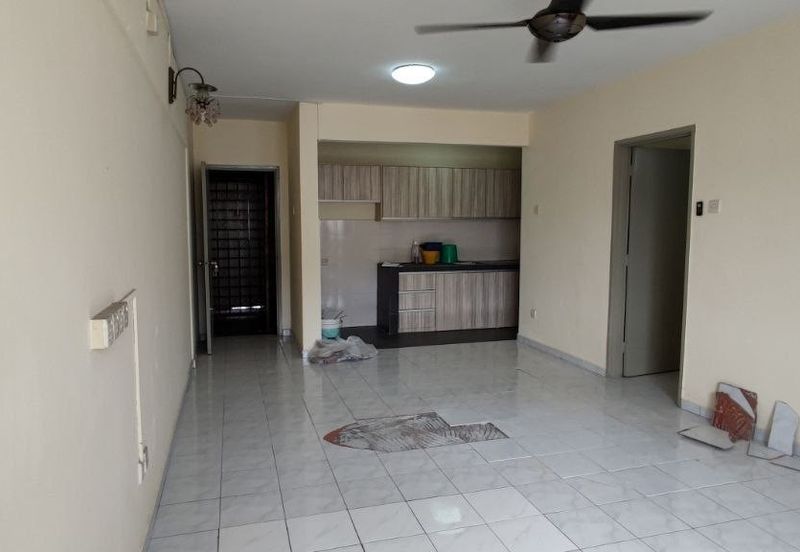 [Non Bumi Lot] Apartment Subang Suria, Seksyen U5, Shah Alam