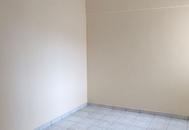 [Non Bumi Lot] Apartment Subang Suria, Seksyen U5, Shah Alam