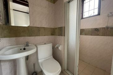 [Freehold] Double Storey Terrace Superlink, Jalan Adang, Seksyen U8, Bukit Jelutong, Shah Alam 