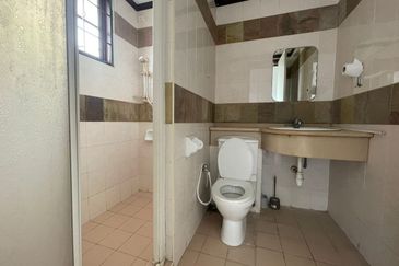 [Freehold] Double Storey Terrace Superlink, Jalan Adang, Seksyen U8, Bukit Jelutong, Shah Alam 