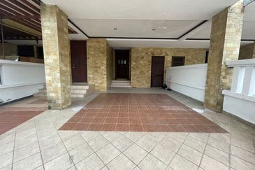 [Freehold] Double Storey Terrace Superlink, Jalan Adang, Seksyen U8, Bukit Jelutong, Shah Alam 