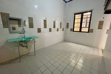 [Freehold] Double Storey Terrace Superlink, Jalan Adang, Seksyen U8, Bukit Jelutong, Shah Alam 