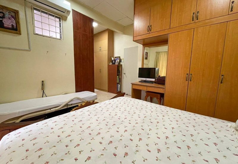 [Freehold] Double Storey Terrace, Jalan Serambi, Bukit Jelutong, Shah Alam 