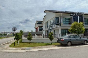 [Corner Lot & Freehold] Double Storey Terrace, Geta @ Bandar Bukti Raja, Kalng