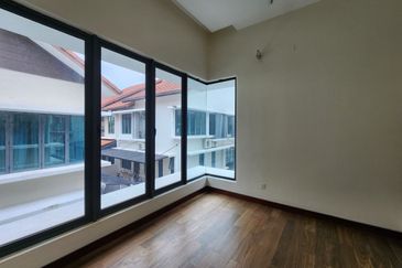 Lukisan @ Alam Impian