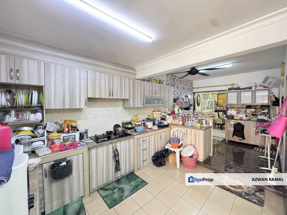 Seksyen 10 Shah Alam | Double Storey 22x75 5 Bedrooms | RM750k - Prime Area, Fully Renovated, Move in Condition, Selangor, Shah Alam