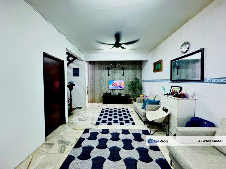 USJ 1 Subang Jaya | Double Storey 22x70 4 Bedrooms | RM610k - Very Well Maintain, Huge Kitchen, Selangor, USJ