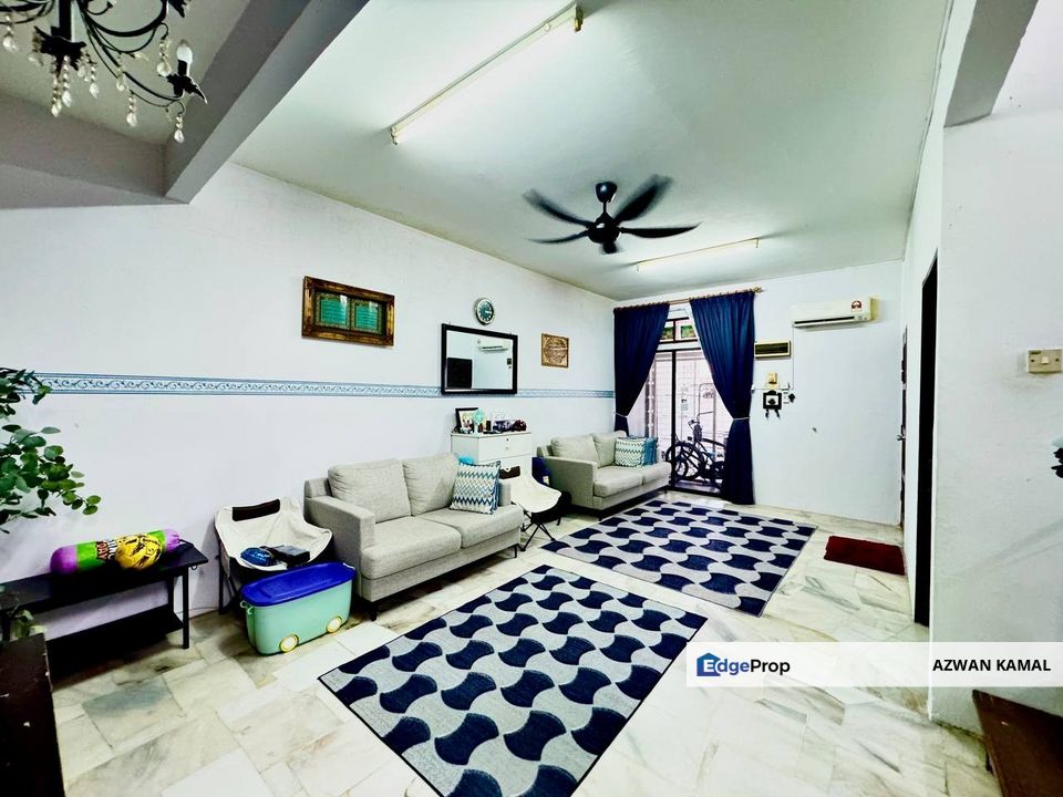 USJ 1 Subang Jaya | Double Storey 22x70 4 Bedrooms | RM610k - Very Well Maintain, Huge Kitchen, Selangor, USJ