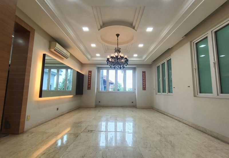 KGSAAS Golf Club, Seksyen 13