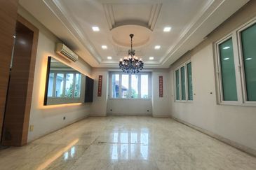 KGSAAS Golf Club, Seksyen 13