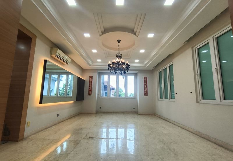 KGSAAS Golf Club, Seksyen 13