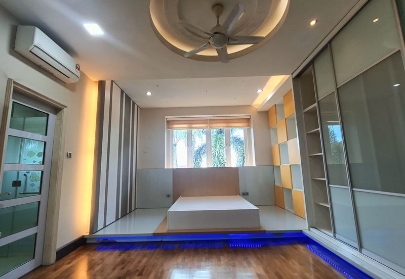 KGSAAS Golf Club, Seksyen 13