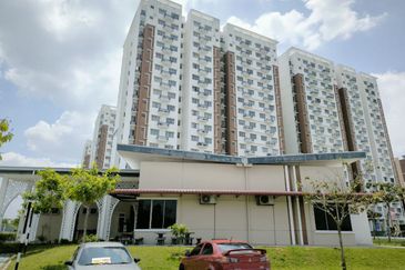 De Bayu Apartment @ Setia Alam