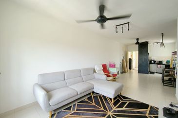 De Bayu Apartment @ Setia Alam