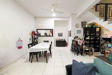 Saron @Bandar Bukit Raja